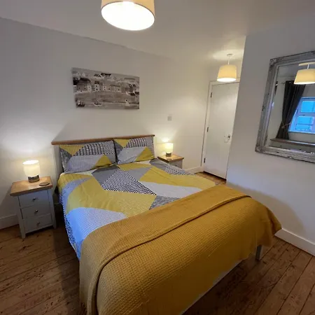 12, Sea Wharf Apartament Westport