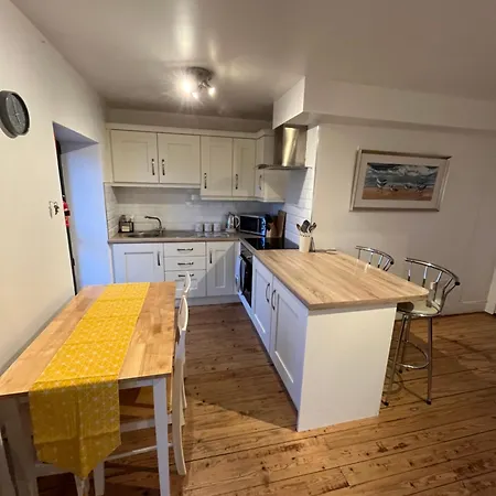 12, Sea Wharf * Westport