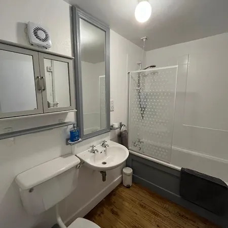 Apartment 12, Sea Wharf